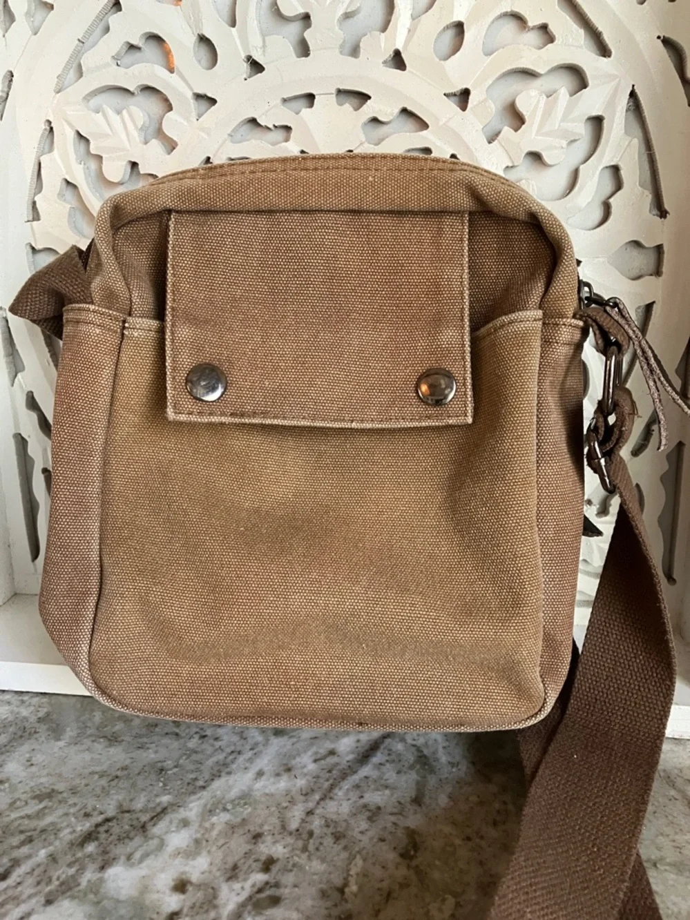 XIX Nineteen unisex compact